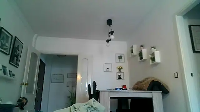 Snapshot of yanick931 chatting on April 13, 2026, 4:23 pm yanick931 online show from April 13, 2026, 4:23 pm
