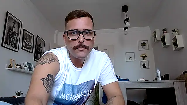 Snapshot of yanick931 chatting on April 30, 2026, 10:43 am yanick931 online show from April 30, 2026, 10:43 am