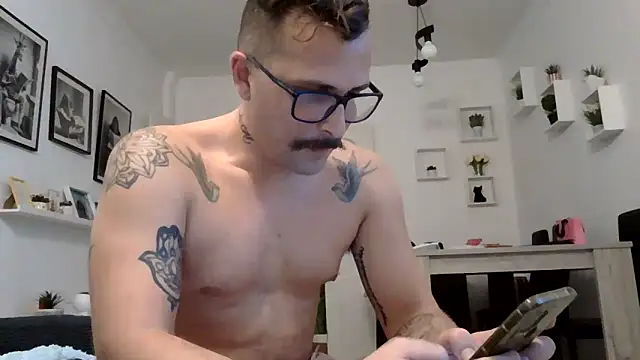 Snapshot of yanick931 chatting on May 8, 2026, 10:48 pm yanick931 online show from May 8, 2026, 10:48 pm