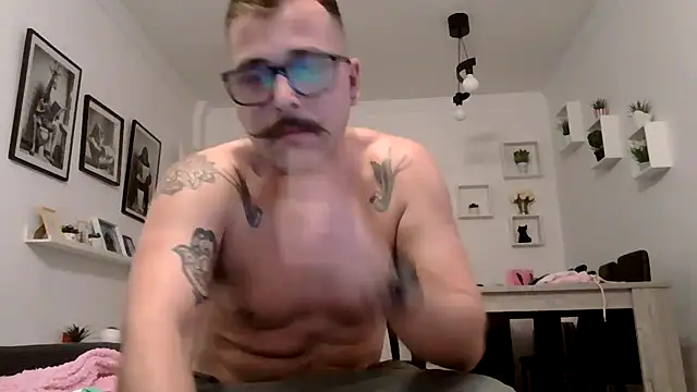 Snapshot of yanick931 chatting on May 14, 2026, 1:45 am yanick931 online show from May 14, 2026, 1:45 am