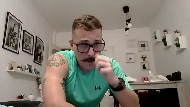 Snapshot of yanick931 chatting on May 16, 2026, 11:46 pm yanick931 online show from May 16, 2026, 11:46 pm