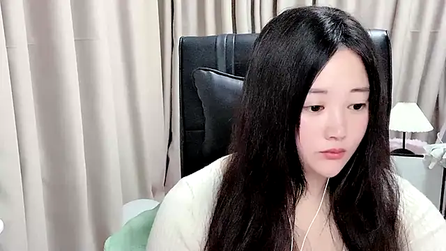 sisibaby20266 online show from April 24, 2026, 1:46 pm