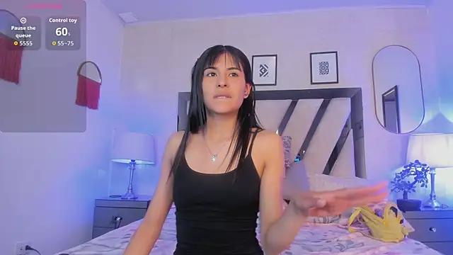 Violettaa Stone online show from April 17, 2026, 3:31 am