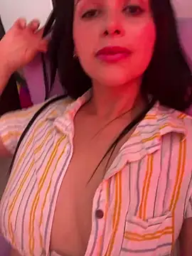 Snapshot of leila_moretti chatting on March 26, 2026, 4:01 pm leila moretti online show from March 26, 2026, 4:01 pm