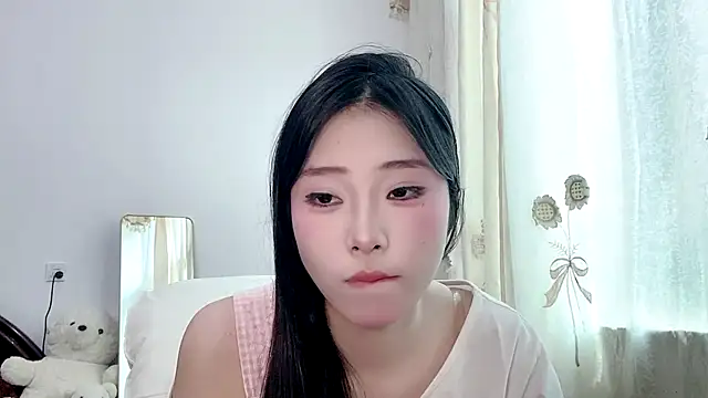 yiyibaby2026 online show from April 10, 2026, 5:34 am