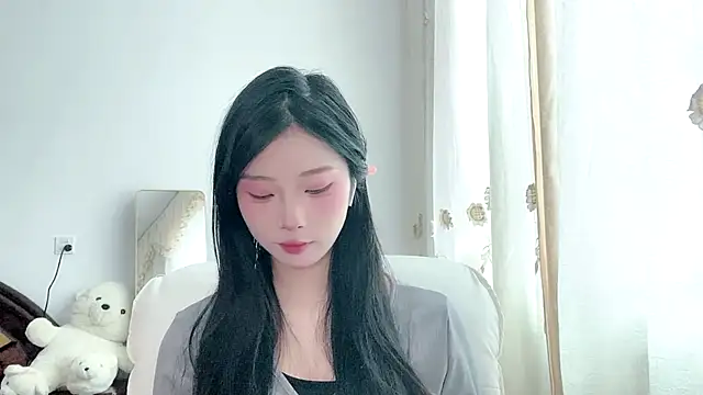 yiyibaby2026 online show from April 30, 2026, 2:18 am