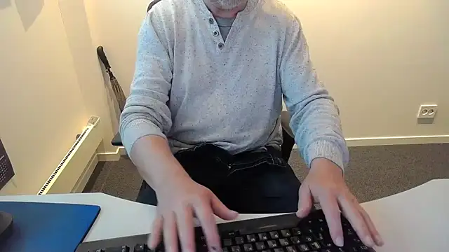 Buggemann online show from June 4, 2026, 3:23 am