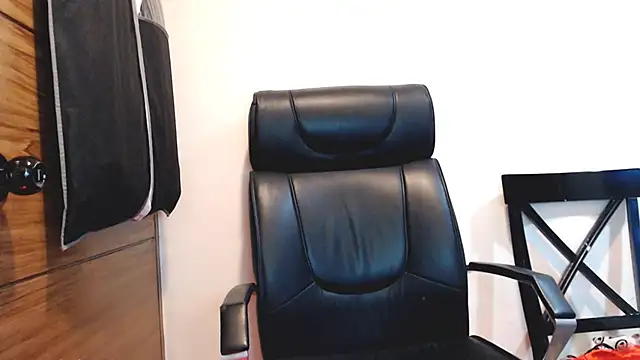 horsemeatcock ellison online show from April 14, 2026, 4:35 pm