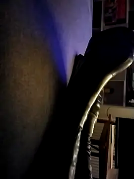 bootslove1 online show from April 3, 2026, 10:19 pm