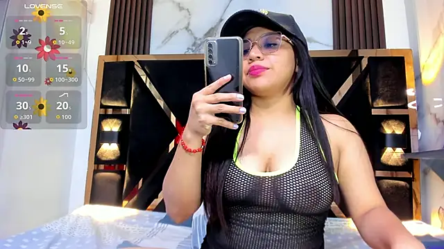 dajacatt online show from April 25, 2026, 6:49 pm