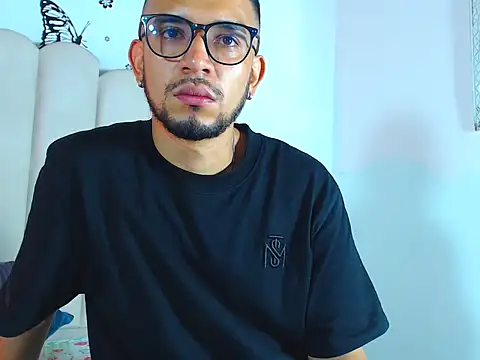 Snapshot of DiemMartinez01 chatting on March 12, 2026, 1:28 pm DiemMartinez01 online show from March 12, 2026, 1:28 pm