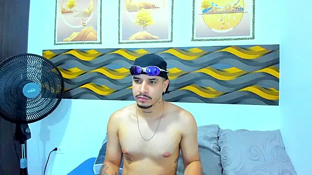 Leon Hotx online show from May 1, 2026, 7:29 pm
