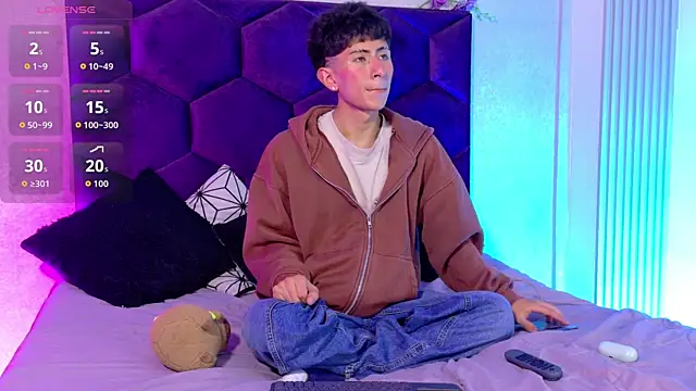 AndyJustgame  online show from April 21, 2026, 4:41 am