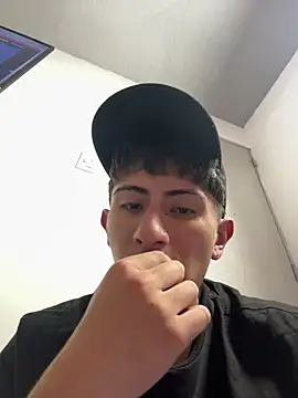 Snapshot of AndyJustgame_ chatting on June 26, 2026, 10:14 pm AndyJustgame online show from June 26, 2026, 10:14 pm
