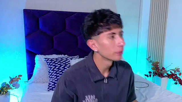 Snapshot of AndyJustgame_ chatting on July 14, 2026, 4:39 am AndyJustgame online show from July 14, 2026, 4:39 am