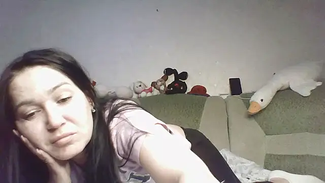 LindaDoll99 online show from March 25, 2026, 9:43 pm