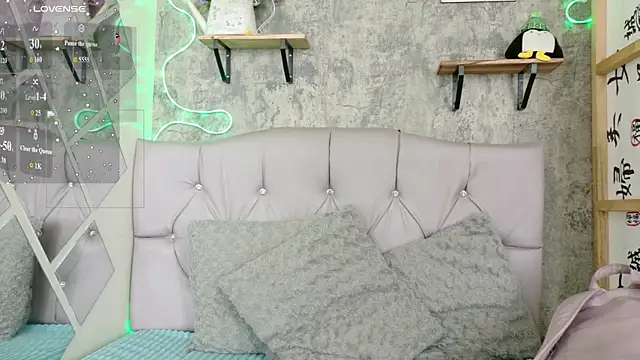 Sophia xoxo1 online show from April 8, 2026, 1:44 pm