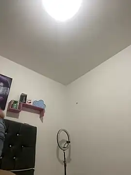 LINDA EF online show from April 11, 2026, 12:31 pm