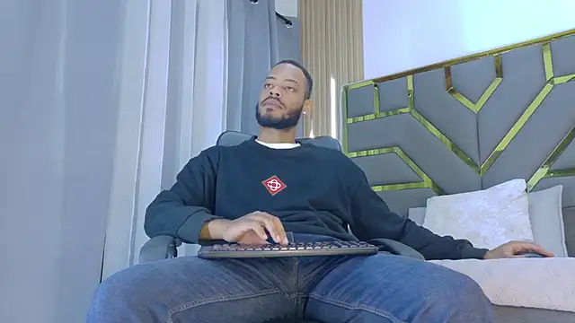 Oliver bigblack cock online show from March 19, 2026, 6:12 pm