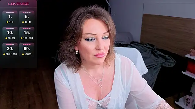 Sirena Fly online show from April 15, 2026, 9:15 pm