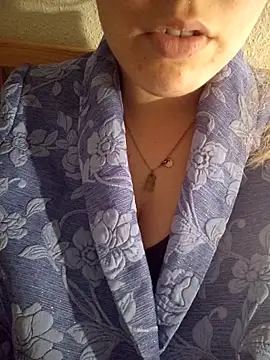 Snapshot of kitsuneniki chatting on March 16, 2026, 10:25 pm kitsuneniki online show from March 16, 2026, 10:25 pm