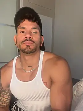 Snapshot of daniels-maison chatting on March 31, 2026, 1:11 pm daniels-maison online show from March 31, 2026, 1:11 pm