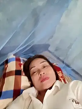 Lyly22x online show from March 25, 2026, 12:00 pm