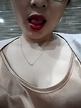 candy flo online show from May 1, 2026, 2:32 pm