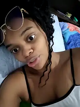 marialuiza2027 online show from May 18, 2026, 11:38 am