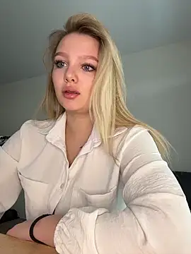 bettyloveu online show from March 25, 2026, 4:07 am