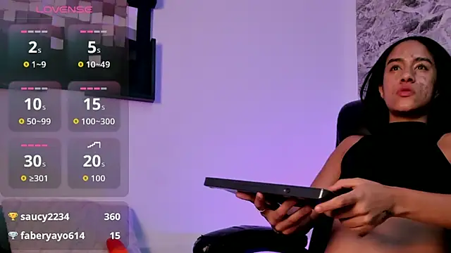 sofi wiliiams2 online show from April 21, 2026, 1:42 am