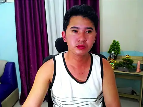 urhotasian online show from March 30, 2026, 4:24 am