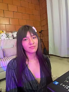 xayah cute online show from May 16, 2026, 4:20 am