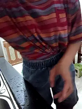 Sunny-yy online show from April 7, 2026, 2:28 pm