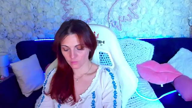 FireFoxxxxxy online show from April 14, 2026, 5:02 am