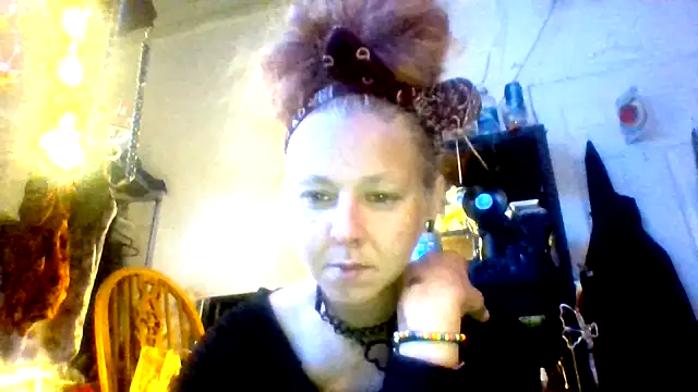 Snapshot of Ambionce chatting on May 27, 2026, 3:03 am Ambionce online show from May 27, 2026, 3:03 am