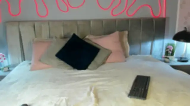 im Valskin online show from May 18, 2026, 12:22 pm
