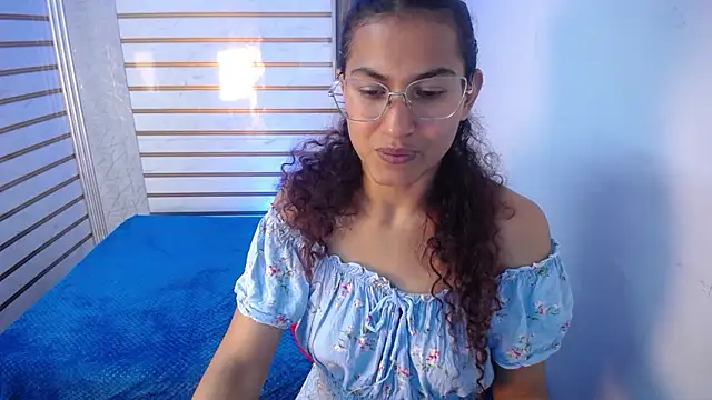 Snapshot of kiara_valmont chatting on March 14, 2026, 10:15 pm kiara valmont online show from March 14, 2026, 10:15 pm