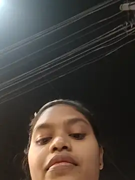 ezabela  online show from April 28, 2026, 3:39 pm