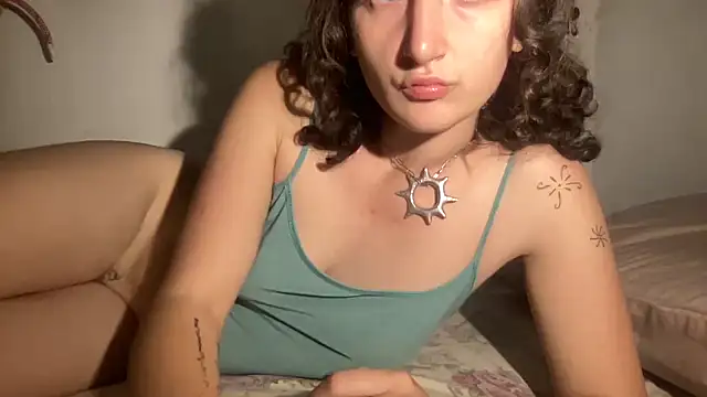 antoniettamaria online show from May 11, 2026, 4:04 pm