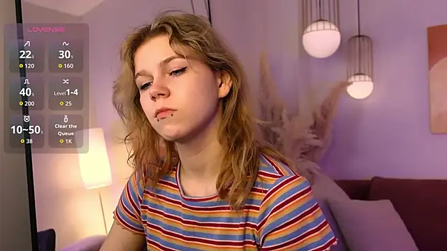 ElizabethVane online show from April 6, 2026, 1:23 pm