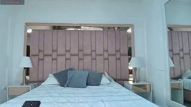 MailynTafur online show from March 18, 2026, 7:50 pm