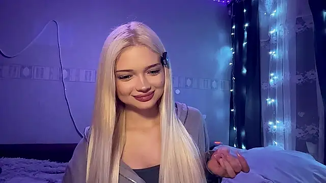 StacyChocopay online show from April 3, 2026, 9:24 pm
