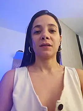 miaeyex online show from April 27, 2026, 11:52 am