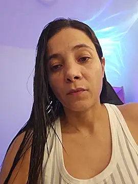 miaeyex online show from May 21, 2026, 1:18 pm