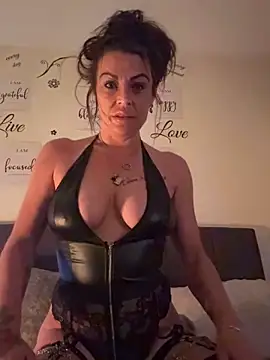 Eviehudson online show from April 30, 2026, 9:30 pm