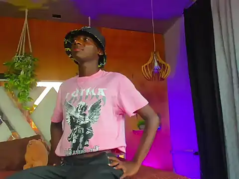 Luca Sins online show from March 16, 2026, 8:13 pm