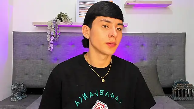 Andrew restrepoo online show from April 23, 2026, 3:36 pm