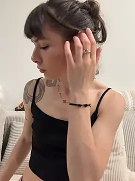 xsugarbabe online show from April 2, 2026, 6:27 pm