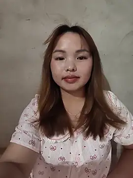 Snapshot of Mina_xYx chatting on June 6, 2026, 1:27 pm Mina xYx online show from June 6, 2026, 1:27 pm